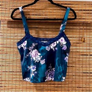 Blue crop top Urban Outfitters M